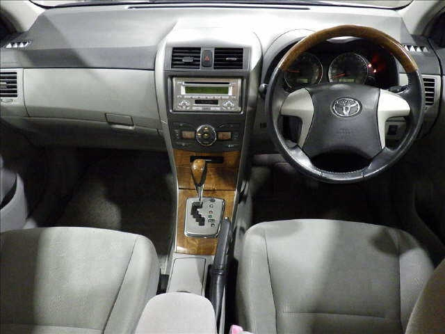 TOYOTA COROLLA AXIO 2010