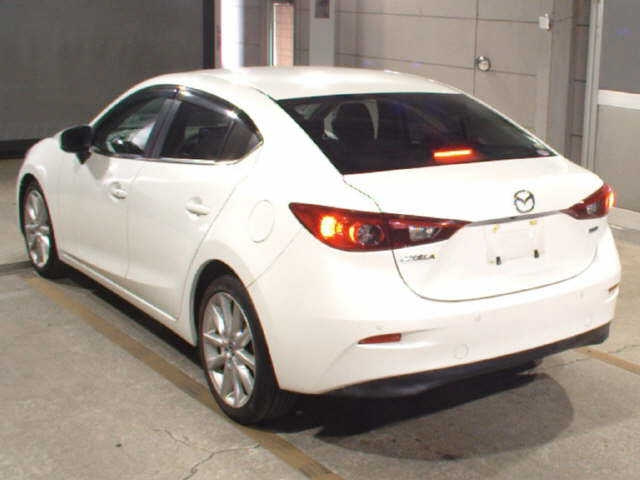 MAZDA AXELA 2016