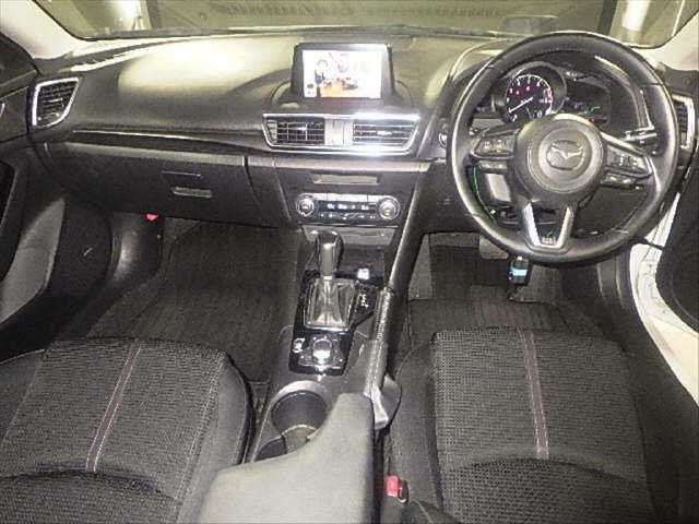 MAZDA AXELA 2016