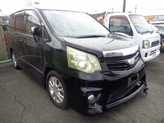 TOYOTA NOAH 2012