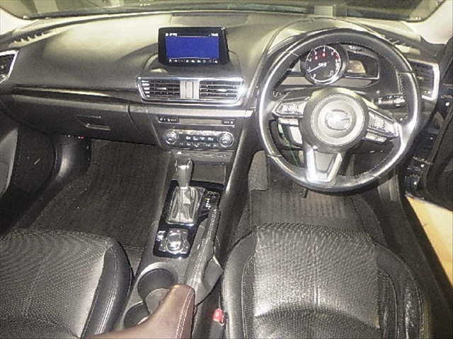 MAZDA AXELA 2017
