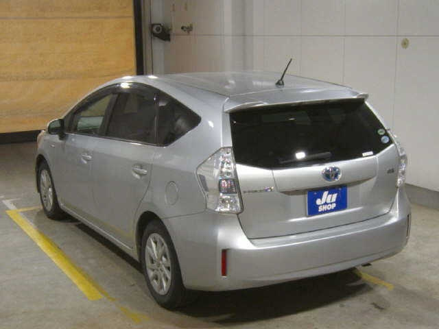 TOYOTA PRIUS ALPHA 2015