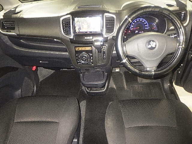 MITSUBISHI DELICA D2 2012