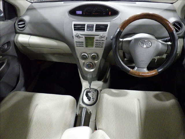 TOYOTA BELTA 2010