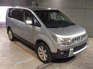 MITSUBISHI DELICA D5 2010