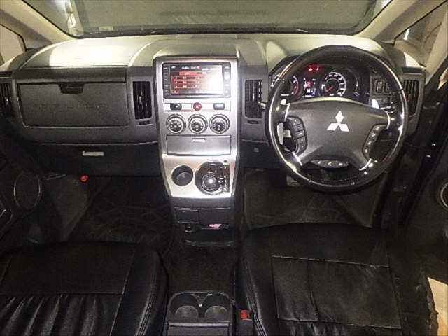 MITSUBISHI DELICA D5 2010
