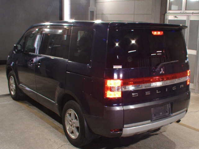 MITSUBISHI DELICA D5 2010