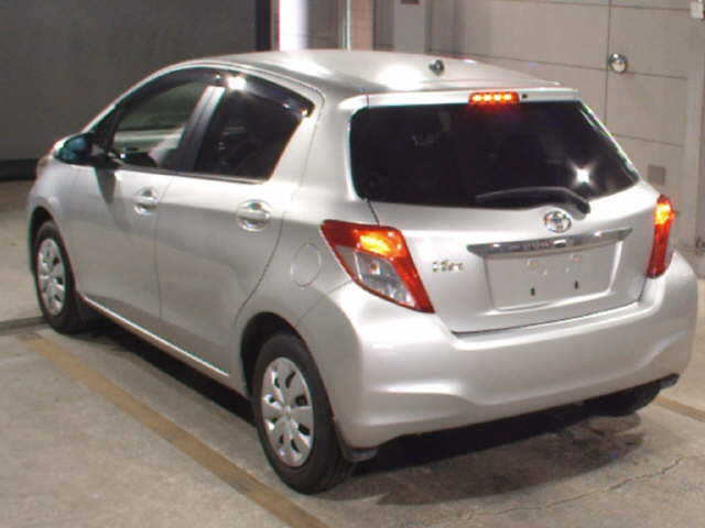TOYOTA VITZ 2012