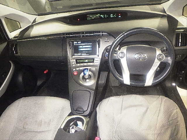 TOYOTA PRIUS 2012