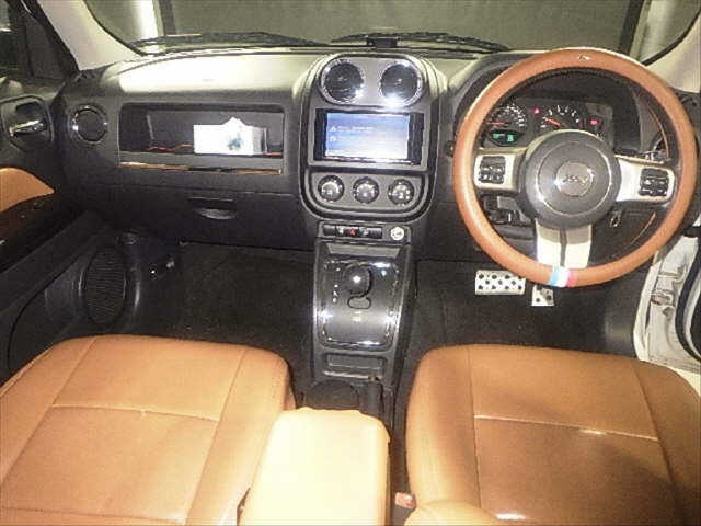 CHRYSLER JEEP PATRIOT 2011