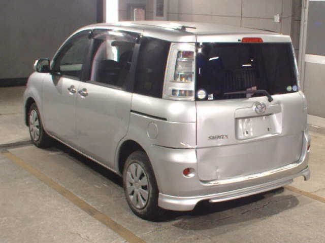 TOYOTA SIENTA 2012