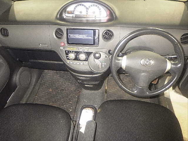 TOYOTA SIENTA 2012