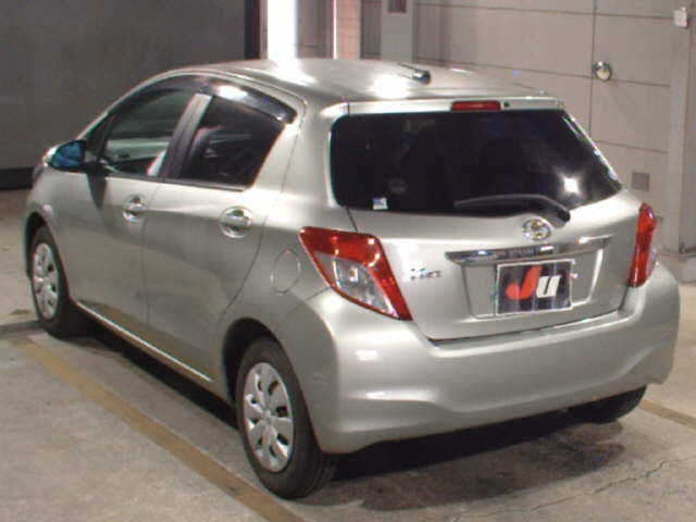 TOYOTA VITZ 2012