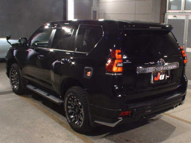 TOYOTA LAND CRUISER PRADO 2020