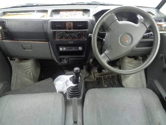 MITSUBISHI MINICAB VAN 2009