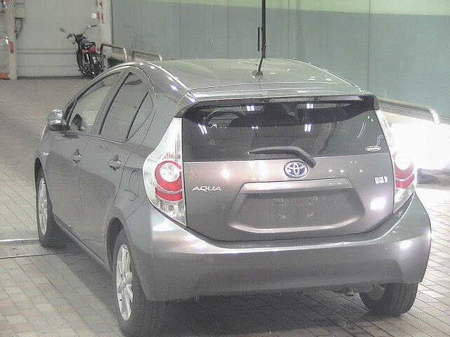TOYOTA AQUA 2012