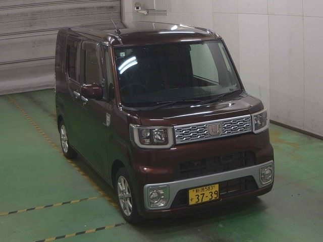 DAIHATSU WAKE 2015