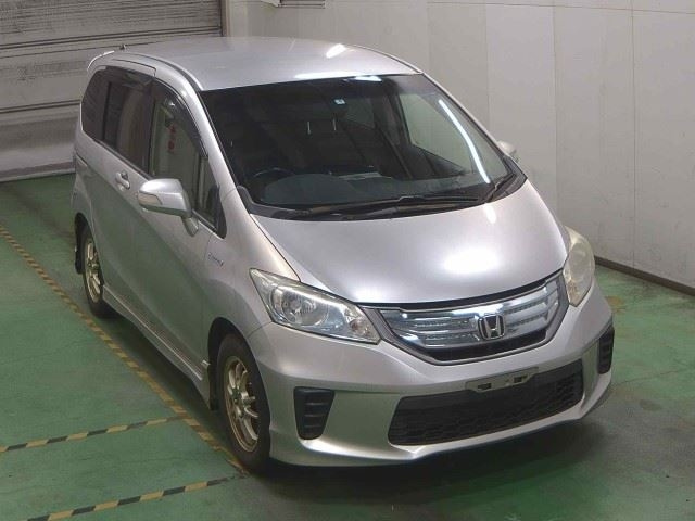 HONDA FREED 2013
