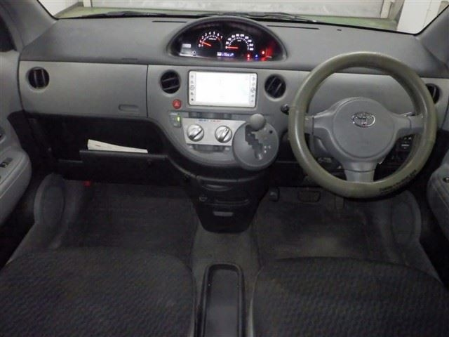 TOYOTA SIENTA 2010