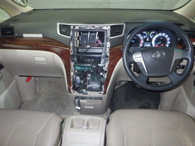 TOYOTA ALPHARD 2008