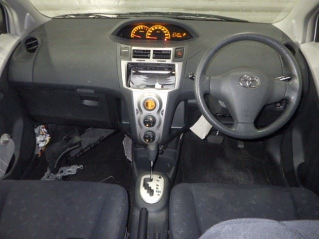 TOYOTA VITZ 2009