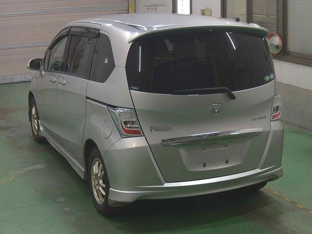 HONDA FREED 2013