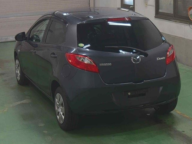 MAZDA DEMIO 2010
