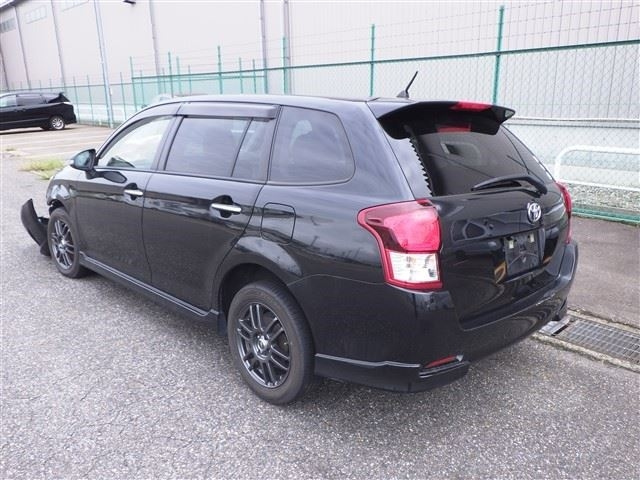 TOYOTA COROLLA FIELDER 2013