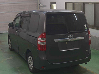 TOYOTA NOAH 2013