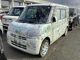 DAIHATSU TANTO 2011