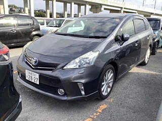TOYOTA PRIUS ALPHA 2012