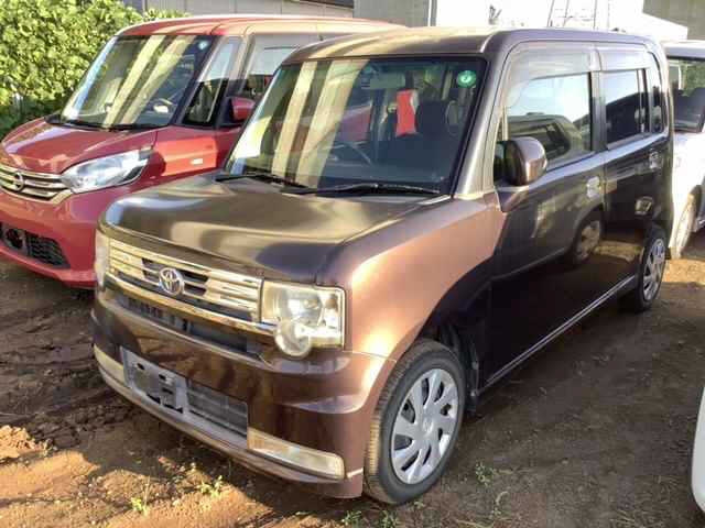 TOYOTA PIXIS SPACE 2011