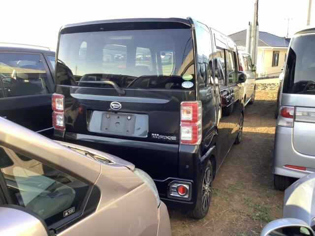 DAIHATSU WAKE 2016