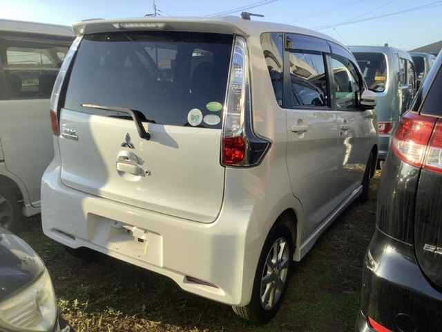 MITSUBISHI EK CUSTOM 2013