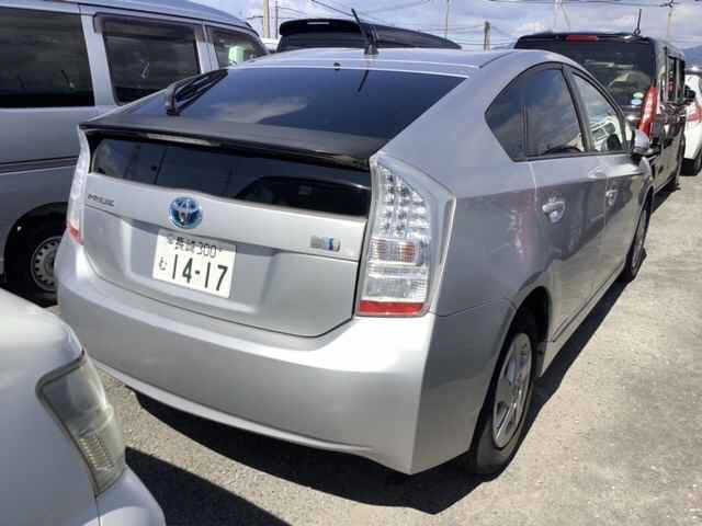 TOYOTA PRIUS 2011