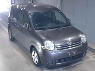 TOYOTA SIENTA 2013