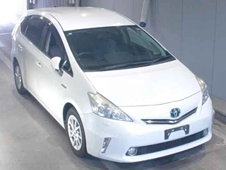 TOYOTA PRIUS ALPHA 2012