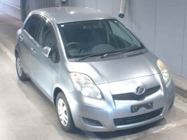 TOYOTA VITZ 2010