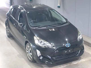 TOYOTA AQUA 2015