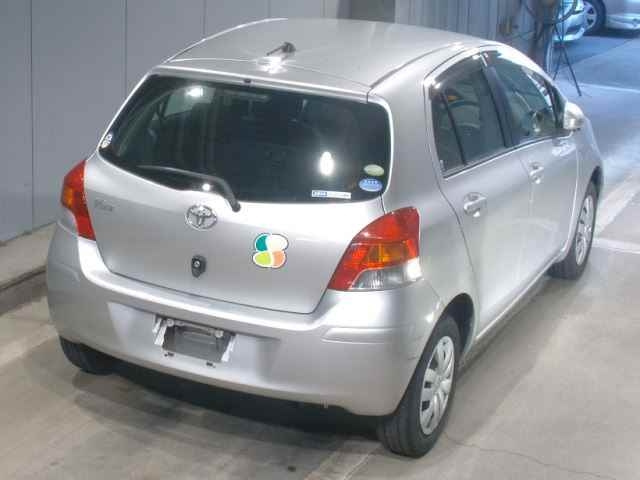 TOYOTA VITZ 2010