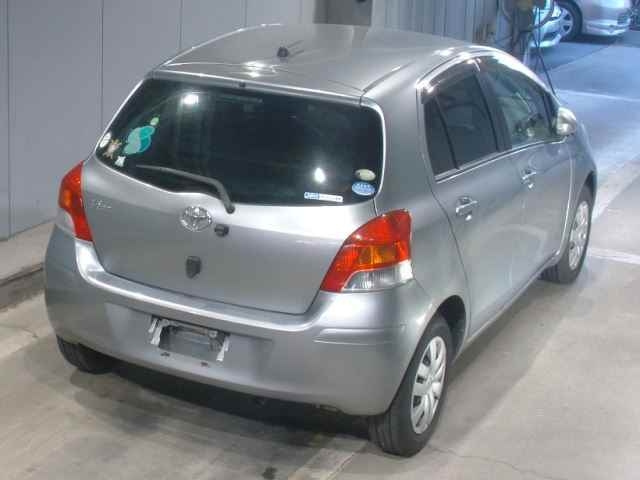 TOYOTA VITZ 2010