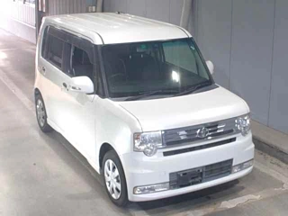 TOYOTA PIXIS SPACE 2014