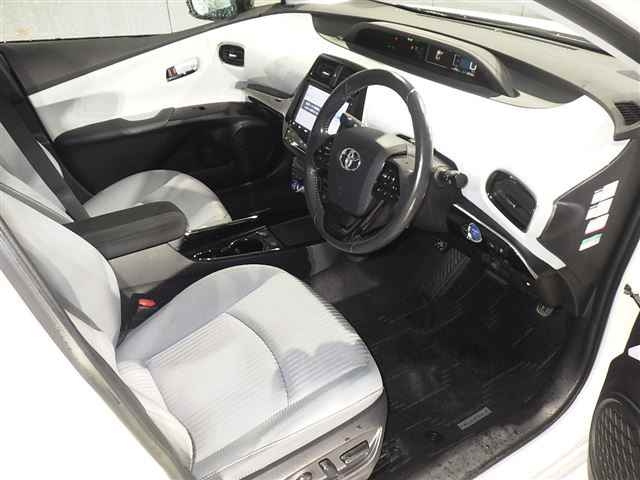 TOYOTA PRIUS PHV 2019