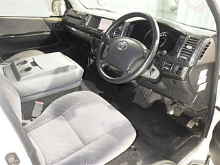TOYOTA HIACE VAN 2010