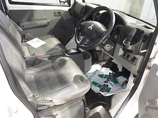 MITSUBISHI MINICAB VAN 2011