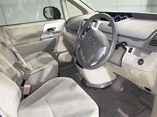 TOYOTA NOAH 2012