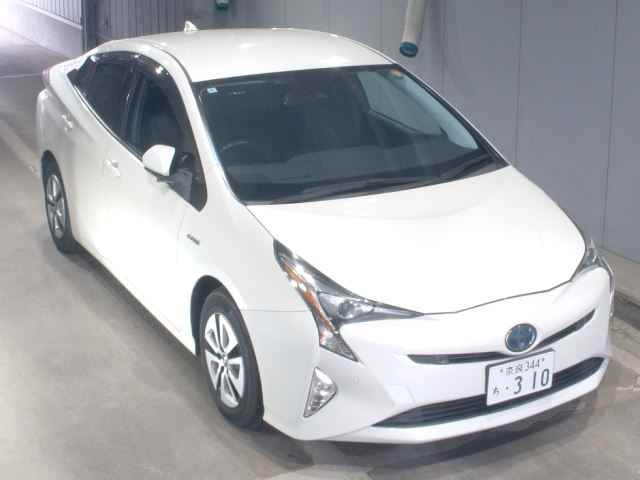 TOYOTA PRIUS 2018