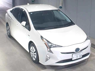 TOYOTA PRIUS 2018