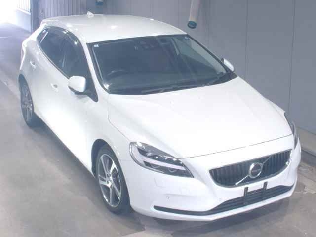 VOLVO V40 2017
