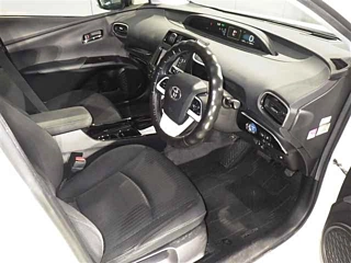 TOYOTA PRIUS 2018